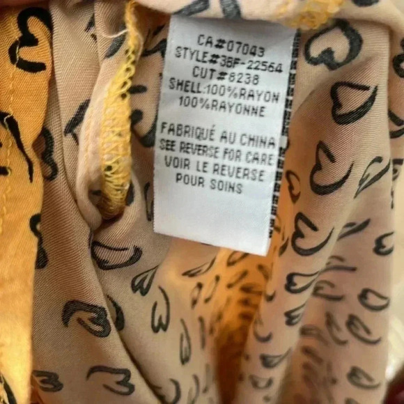 ❤️2/$30❤️[M]Velvet Heart Yellow Button Down  Rayon Heart patterns L/S Shirt - Picture 12 of 15